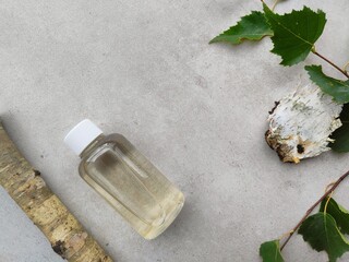 Woda brzozowa w pielęgnacji skóry i włosów, butelka