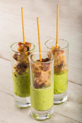 Chicken with mint sauce