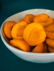 Naklejka na ściany i meble apricots in a bowl