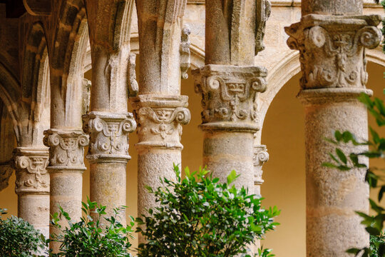 claustro renacentista, siglo XVI, Monasterio de San Jer&oacute;nimo de Yuste , siglo XV, comarca de de la Vera, C&aacute;ceres, Extremadura, Spain, europa