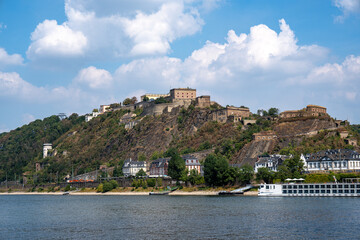 Seilbahn, Festung Ehrenbreitstein und Kirche Sankt Kastor in Koblenz