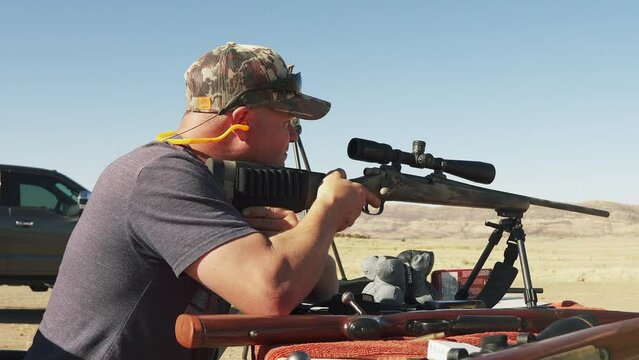 Hunter Man Shoots R25 Rifle with Heavy Recoil, Slider Shot, Weapon Gear