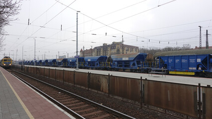 Obraz premium Trainstation in Budapest with a train arriving