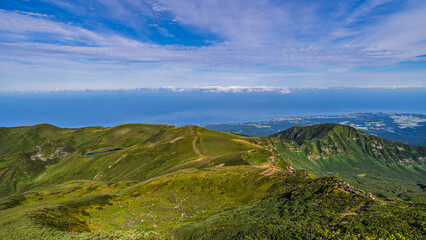 Fototapeta na wymiar 鳥海山　登山道からの絶景