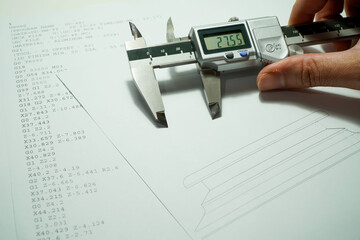Digital micrometers and digital vernier calipers perform calibration on block grades.