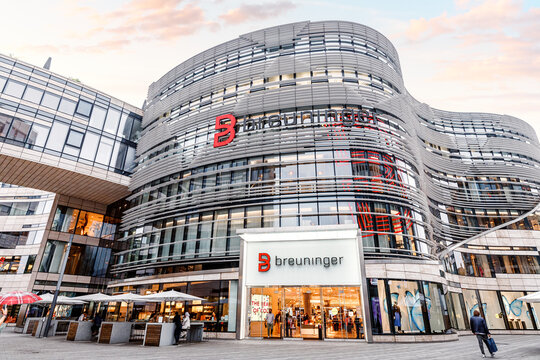 21 July 2022, Dusseldorf, Germany: Breuninger shopping mall in Ko Bogen complex. Fashion stores and sightseeing buildings in Dusseldorf