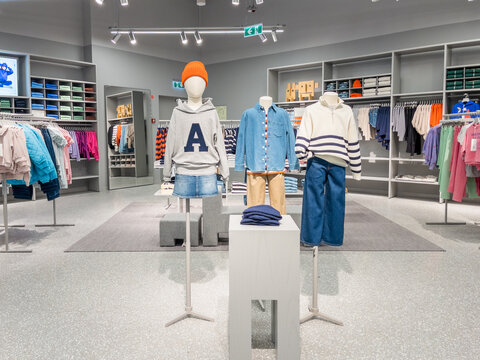 Moscow,Russia 08 30 2022 Arket magazine shop in Paveletskaya plaza station , man, kids and women modern clothes h m shopping 