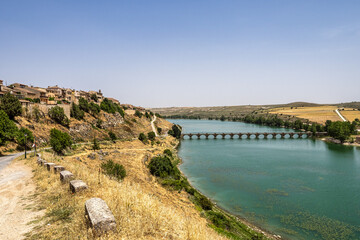 Obraz premium Bridge over the Linares del Arroyo reservoir. Maderuelo. Segovia. Spain. Europe.