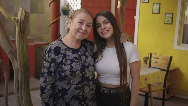 Abuela y su Nieta