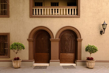 Left or right entrance?