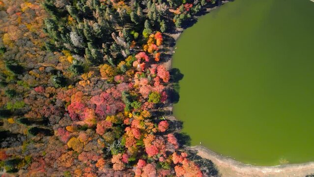 Maple lake recreation area at Mt Nebo loop in Utah during autumn time