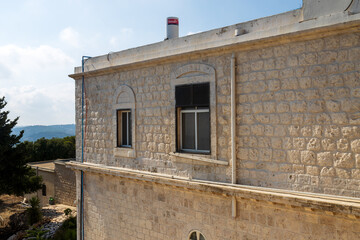 HAIFA, ISRAEL. June 26, 2022: Muhraka monastery of the Carmelite on the Carmel mount . - obrazy, fototapety, plakaty