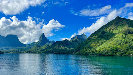 Mo'orea harbor