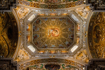 Fototapeta na wymiar Basilica di Santa Maria Maggiore Detailed Dome Photograph
