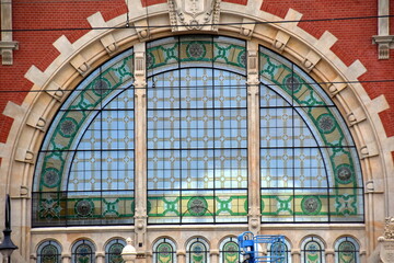 Bogenfenster am Hauptbahnhof in Danzig