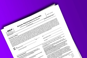 Obraz premium Form 8453-R documentation published IRS USA 01.28.2020. American tax document on colored