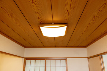 和室の板張りの天井