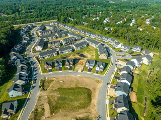 Aerial view of newly built single family homes real estate in a new East Coast USA neighborhood
