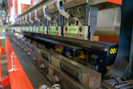 Steel plate cutting and processing machinery