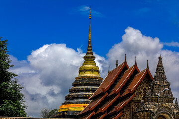 Fototapeta premium One corner of the royal monastery (Lampang Luang) is beautiful and a major tourist attraction in Lampang Province, Thailand.