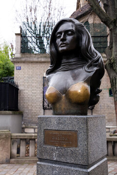 Commemorative bronze bust sculpture of Dalida, or Yolanda Gigliotti in Montmartre, Paris, France