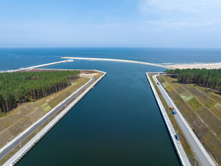 Construction of a canal to the Baltic Sea on the Vistula Spit. The Bay of Gdańsk to the Vistula...