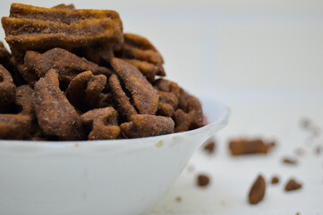 Now banana chips appear in various flavors, not only savory and sweet, but combined with other selected spices according to taste. Want chocolate, balado, cheese, grilled corn and many others.