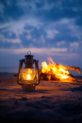 焚火とオイルランタン