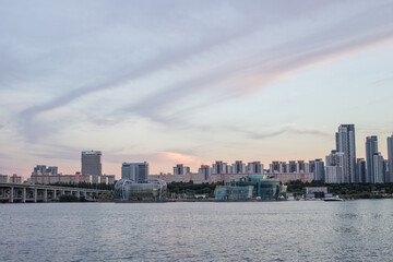 Fototapeta premium rainbow over the city