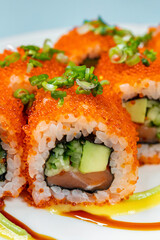 Tobiko roll with salmon