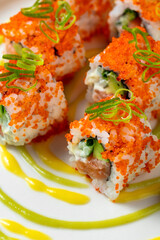 Tobiko roll with salmon