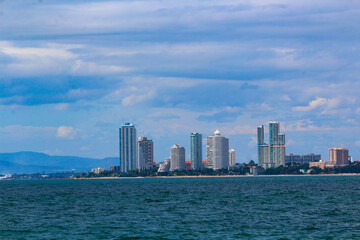 Fototapeta premium Pattaya city skyline and waterfront