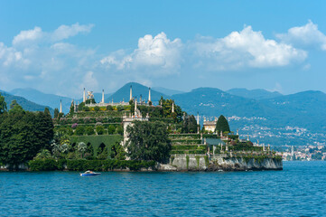 Naklejka na ściany i meble Lake Maggiore with Isola Bella by Stresa