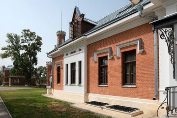 Ramon, Voronezh region, House with risalits. The palace complex of the Oldenburgskys. This is the only royal residence in the Black Earth Region.