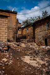 Stone houses built by superimposition method from ancient architectural structures of Mesopotamia and Turkey