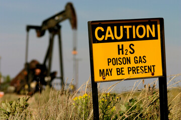 United States, New Mexico, Hobbs, Poison gas sign in oil field