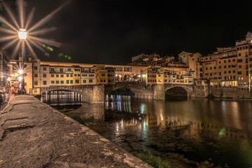 Obraz premium Ponte Vecchio at night in Florence