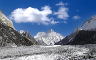 Crédence de cuisine en verre imprimé Gasherbrum K2 peak view from the Concordia base camp trek in the Karakoram mountains range, Pakistan