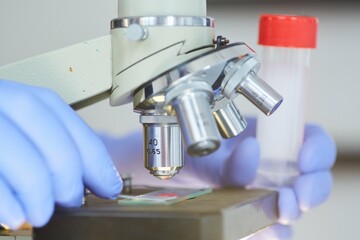 Microscope for laboratory and laboratory research in the field of medicine, science or chemistry.