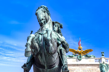 Obraz premium Famous Hofburg palace and Heldenplatz - Heroes Square plaza.