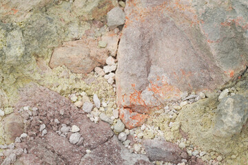 【北海道】硫黄山のカラフルな石