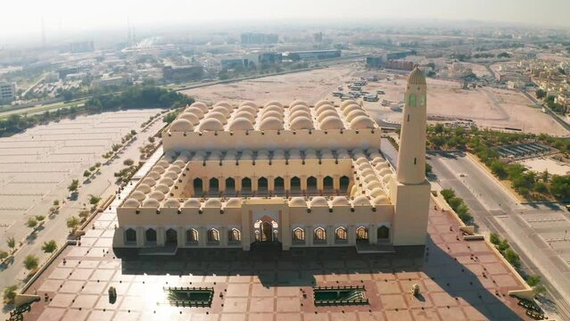 Imam Abdul Wahhab Mosque in Qatar - Drone shot
