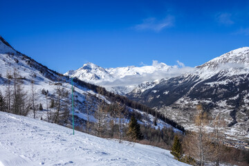 Fototapeta na wymiar Ski slopes of Val cenis in the french alps
