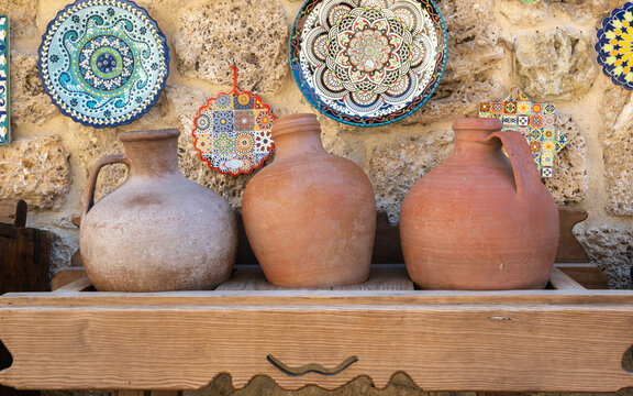 Cántaros de arcilla y artesanía de cerámica