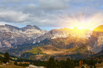Obraz premium Nice panoramic view of Italian Dolomities