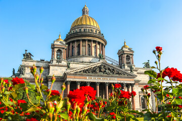 Fototapeta na wymiar Saint-Petersburg, Russia. View of St. Isaac Cathedral in sunny day.