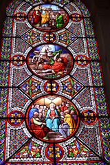 Les vitraux de l'église Saint Pierre de Macon en France