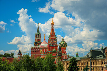Fototapeta na wymiar St. Basil's Cathedral and Kremlin Walls and Tower in Red square.