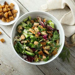 Healthy vegetable salad with white bean