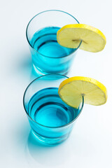 Adults go in nightclubs to drink alcohol and have fun